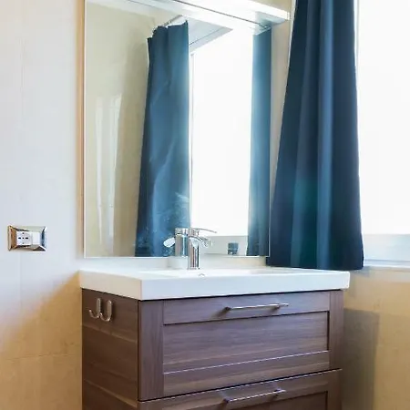 Suites De Luxe Konukevi 3*