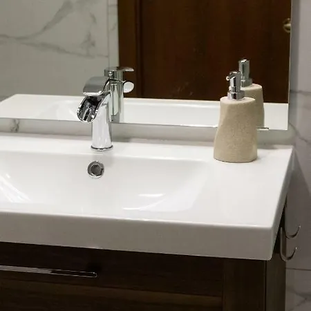 Suites De Luxe Konukevi