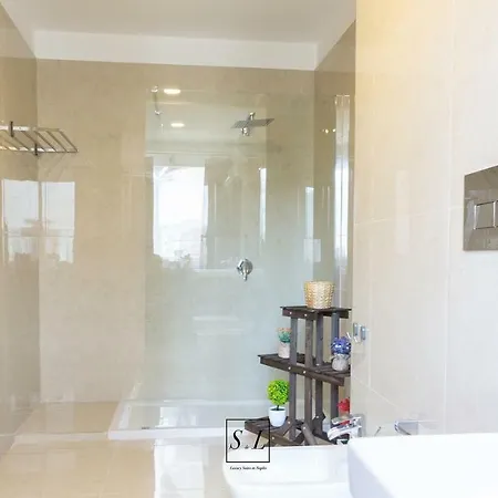 Suites De Luxe 3*