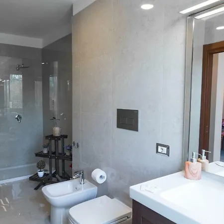 Konukevi Suites De Luxe Napoli