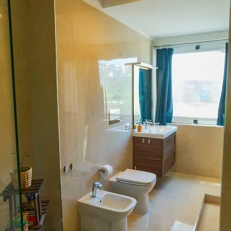 Suites De Luxe Guest house 3*